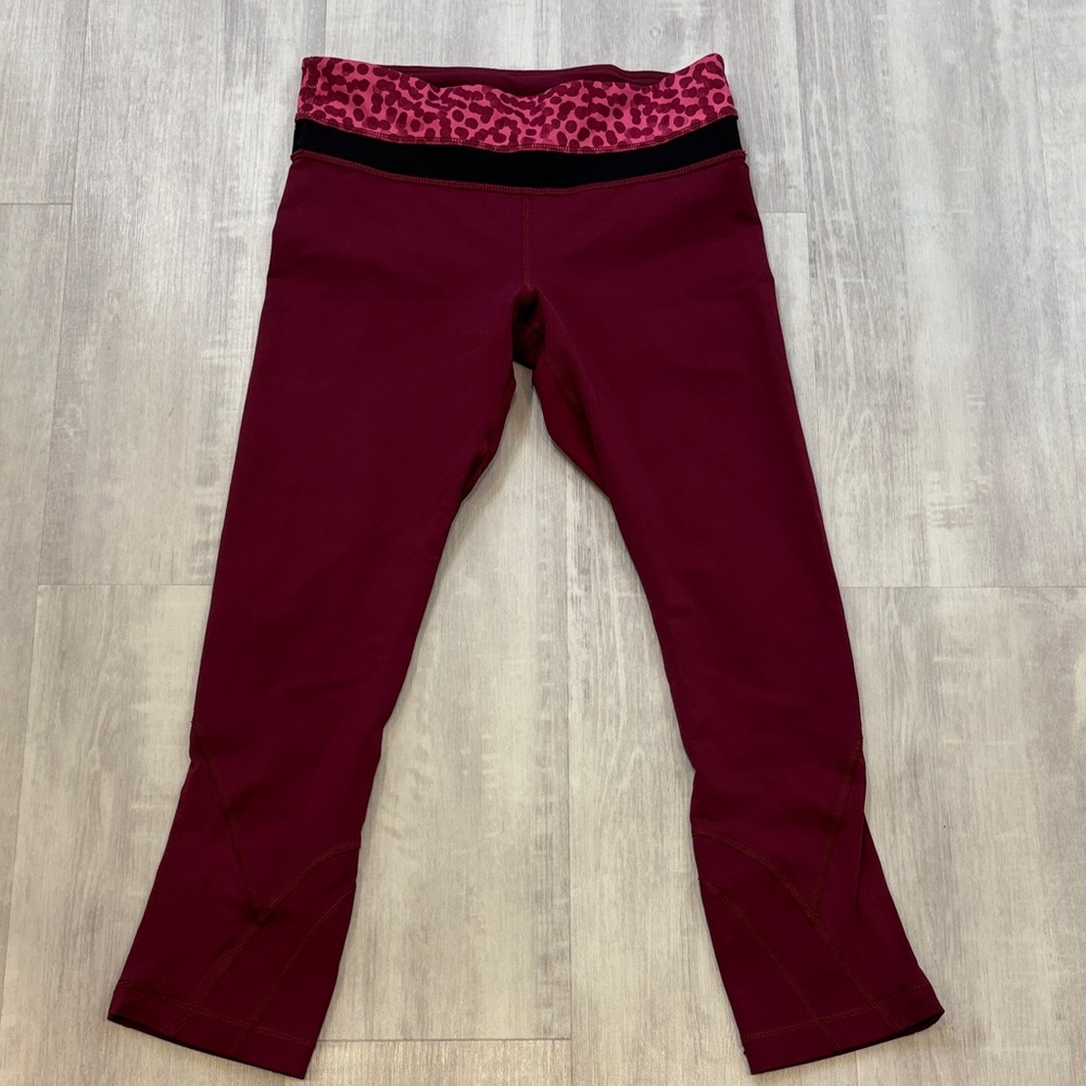 Lululemon Athletica Burgundy Leggings with Pink Leopard Waistband Ankle Size 4